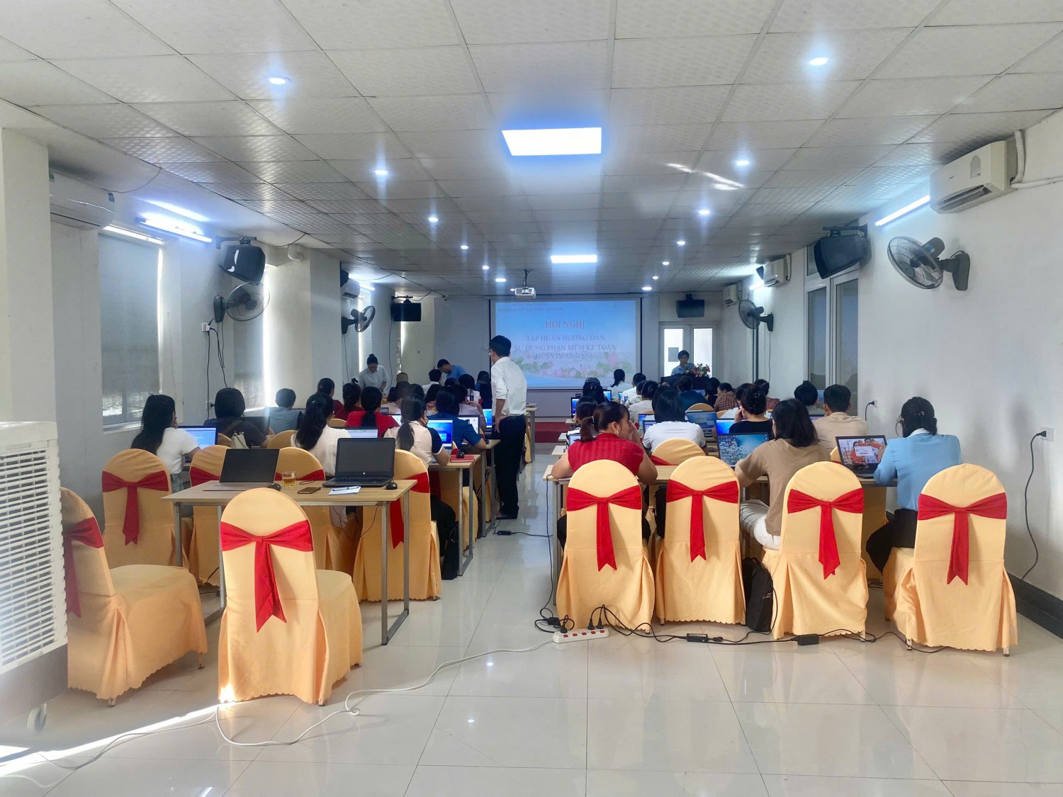 Trung tâm mở lớp Phần mềm (3) Cho các Xã, Phường và cơ quan, đơn vị tại Cửa Lò